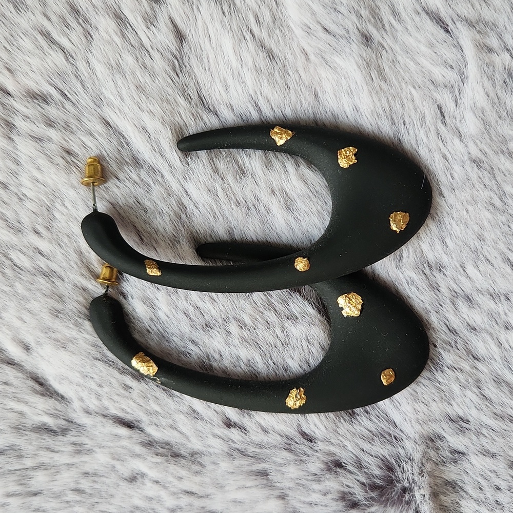 ⭐️Statement navy and gold earrings